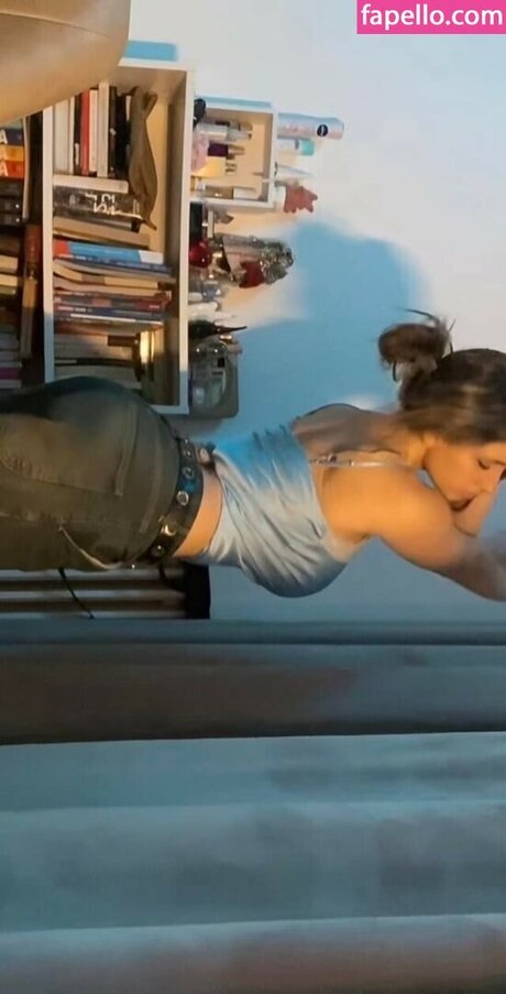 chiri francesca hot model image