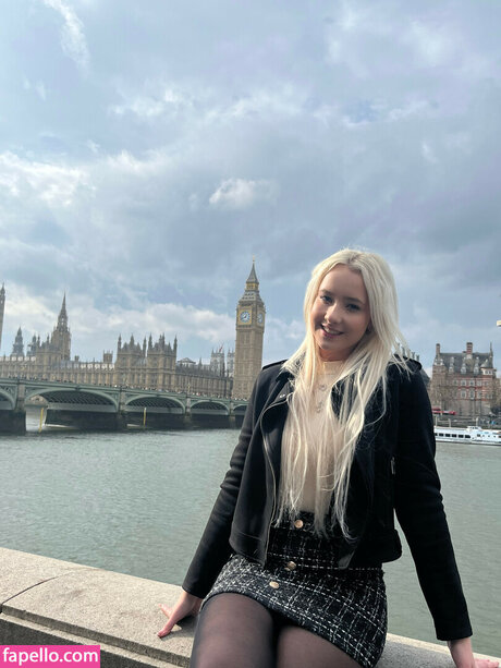 Lexi Booker pretty star gallery