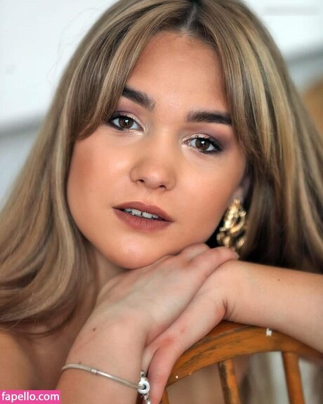 Mia Piper high quality star photo