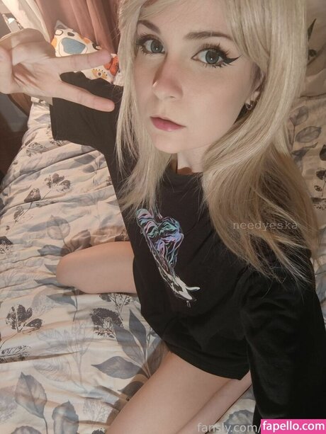 Needyeska pornstar exclusive pics