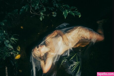 Eve Kovac naked actress picture