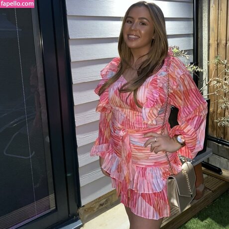 Sophie Williams hot star gallery