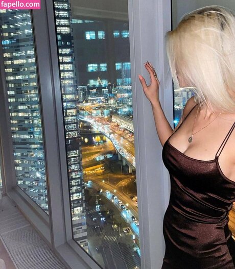 leradiller model sexy photos