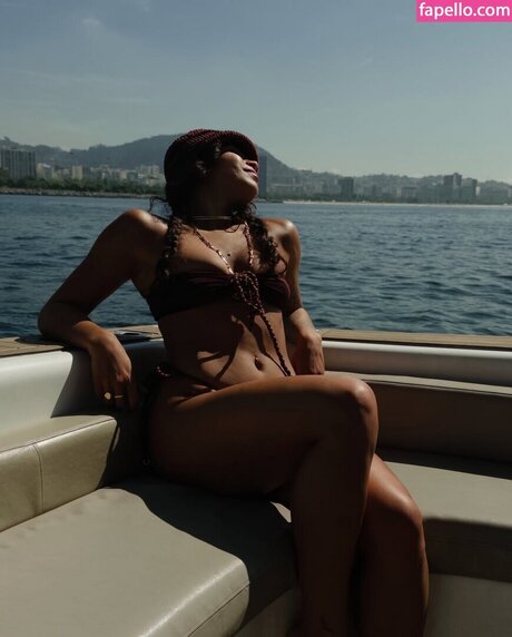 Priscila Evelyn perfect model images