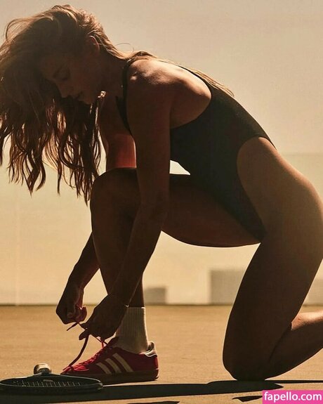 Olivia Elliott star exclusive archive