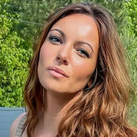 Laeticia Versa free model photo