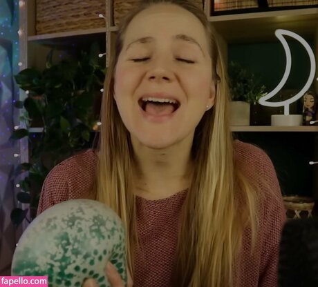 Fastasmr art actress pic