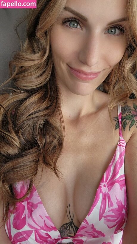 Inkedalyson nice model picture