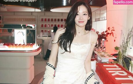 Jeon Jong seo adult model pictures