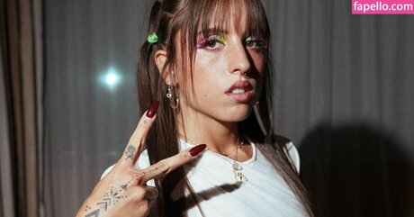 Angelina Mango model art img