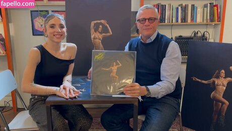 Angelina Mango star pretty pics