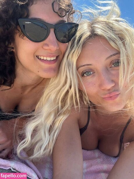 Hello__iris high quality actress picture