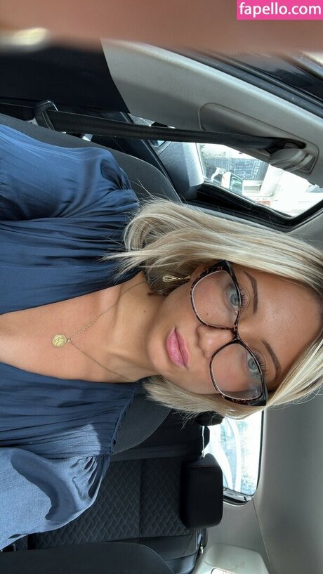 Hello__iris pornstar perfect galleries