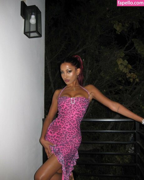 Lara Raj nice actress image