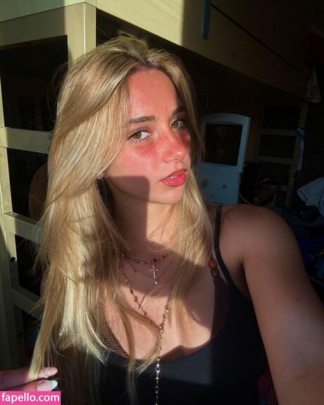 Iris Vallaranii beautiful actress archive