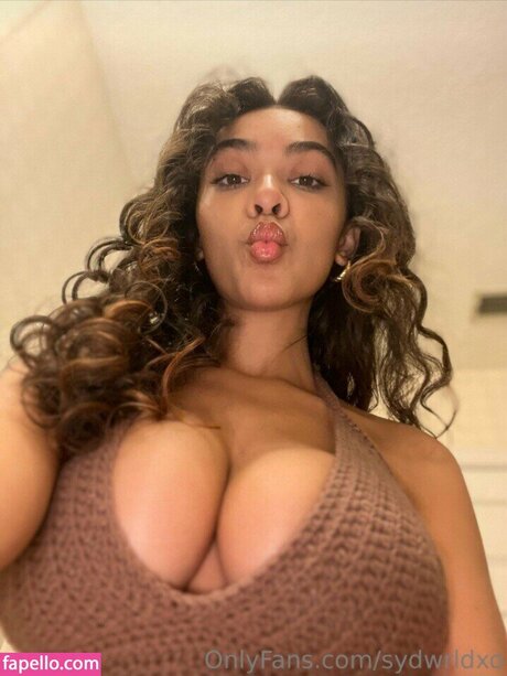 sydswrldxo naked actress img