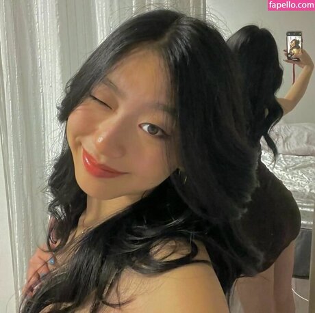 shoujolivia model exclusive pic