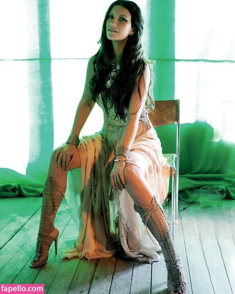 Laura Pausini pornstar exclusive photo