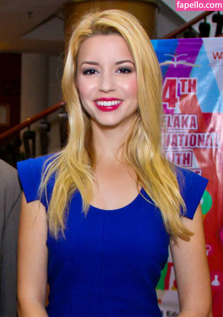 Masiela Lusha star photos