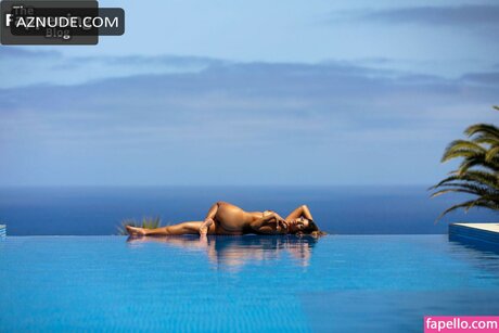 evabenetatou hd pornstar picture