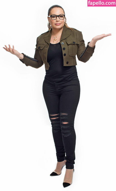 Angi Martinez art actress img