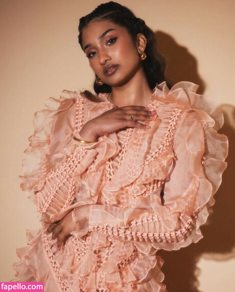 Varada Sethu star pornographic photo