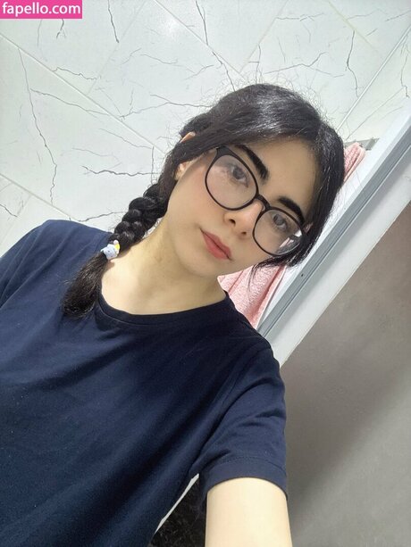 Zeynep ag_ hot actress picture