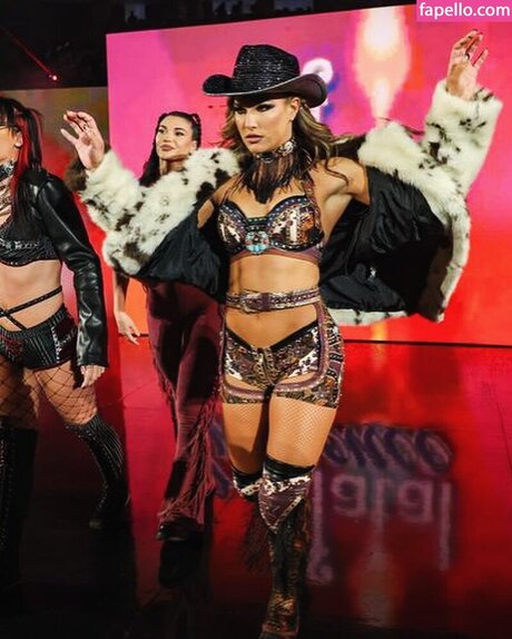 Fallon Henley nice actress image