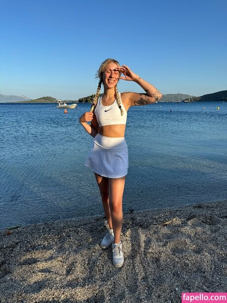 Marie Watson model high quality images