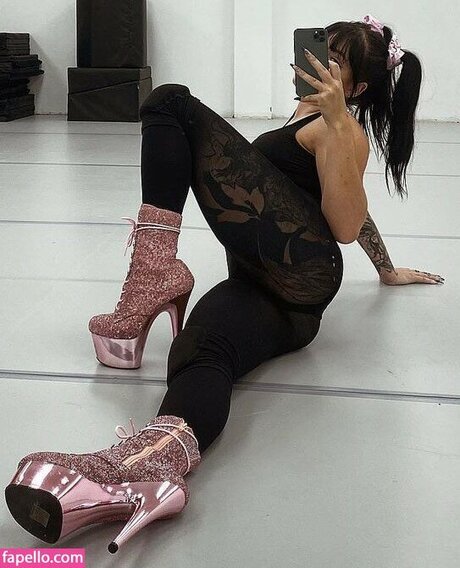 Juliakins model exclusive pics