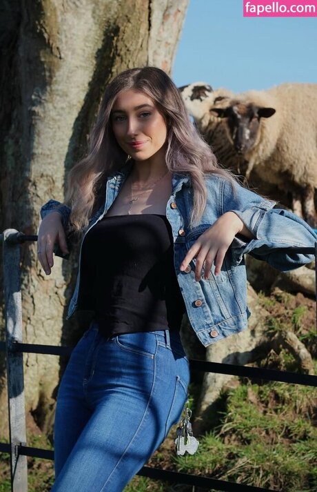 Chlo Matt high quality star images