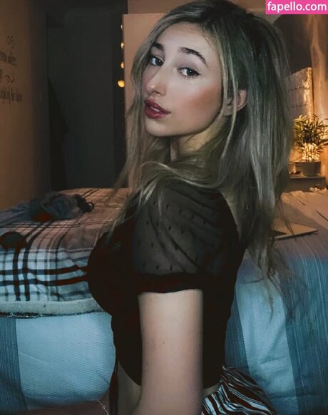 Chlo Matt model perfect images