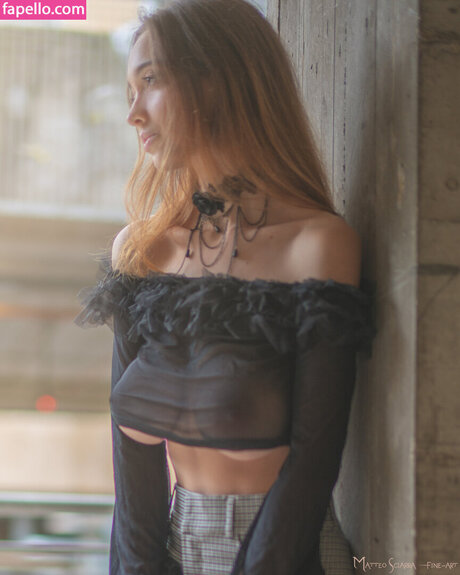 Anna Collini star pretty pics