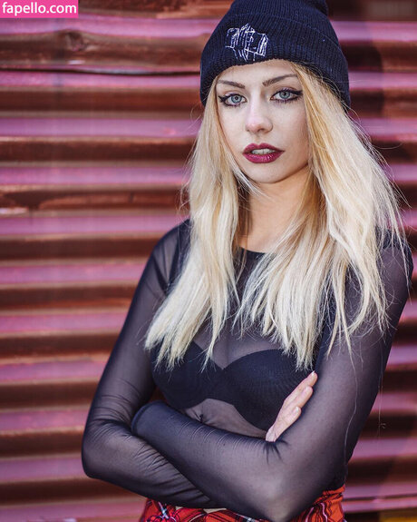 Maddie Phillips model naked galleries