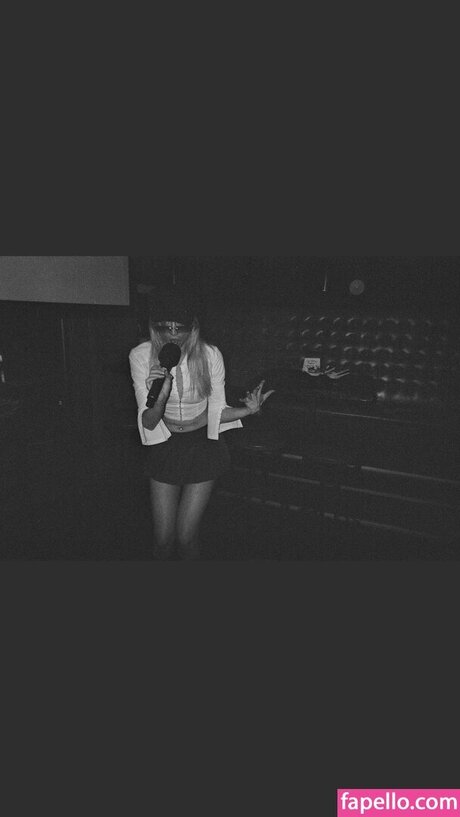 Maddie Phillips hot model pictures