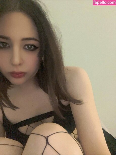 fumimochi model hot image