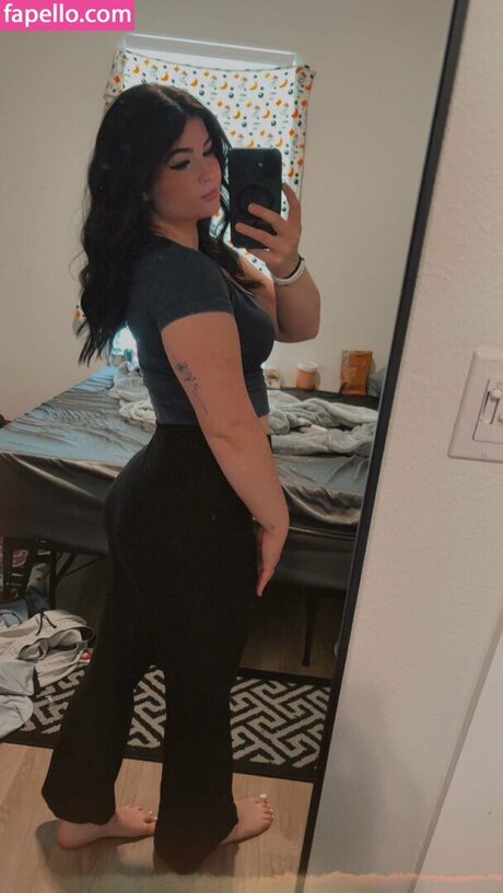 Trinty Wilson star hot picture