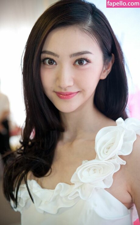 Jing Tian model art pic
