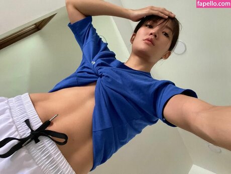 icychen0106 nude star image