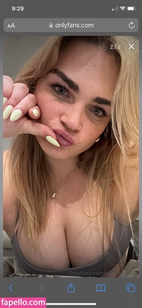 Ellesweats model top archive