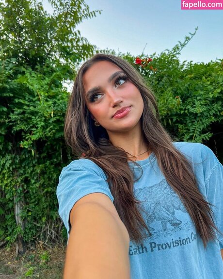 Katie Thompson pretty actress galleries