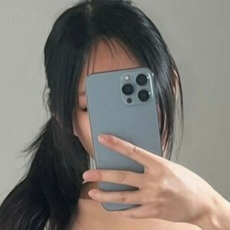 cindae nude model pics