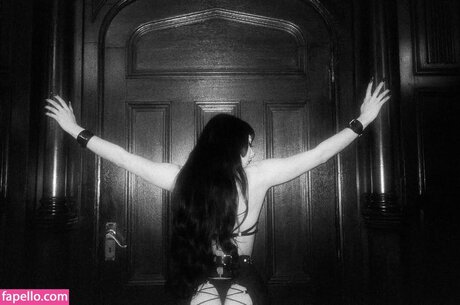 SweetSeverine naked actress picture