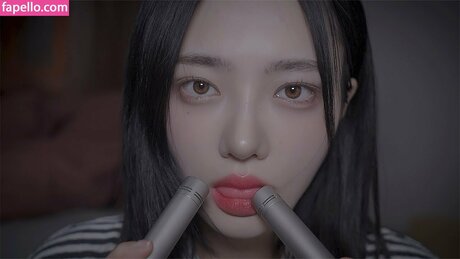 Nareun ASMR star naked photo