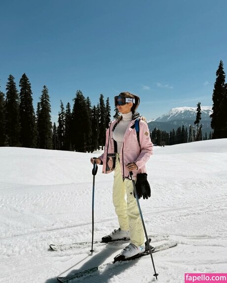 Pragya Kapoor xxx actress img