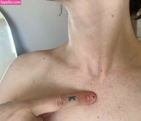 Ella Woolsey model best pictures