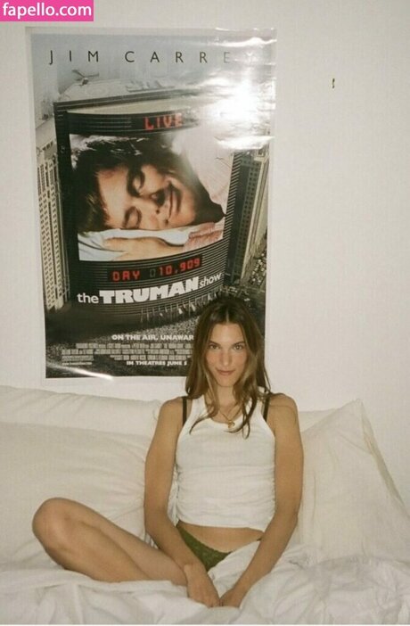 Charlotte Cardin Nue pornstar nude photo