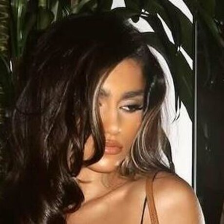 Rayna V model pornographic pics