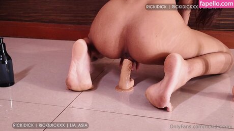 Lia Asian model adult gallery