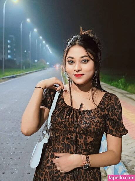 Reya Ghosh model free images